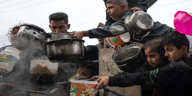 Gazze'de açlıktan ölmek bombalardan ölmekten çok daha kötü!
