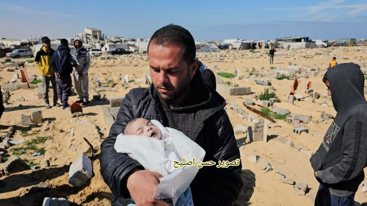 Gazze'de bir bebek daha soğuktan can verdi!