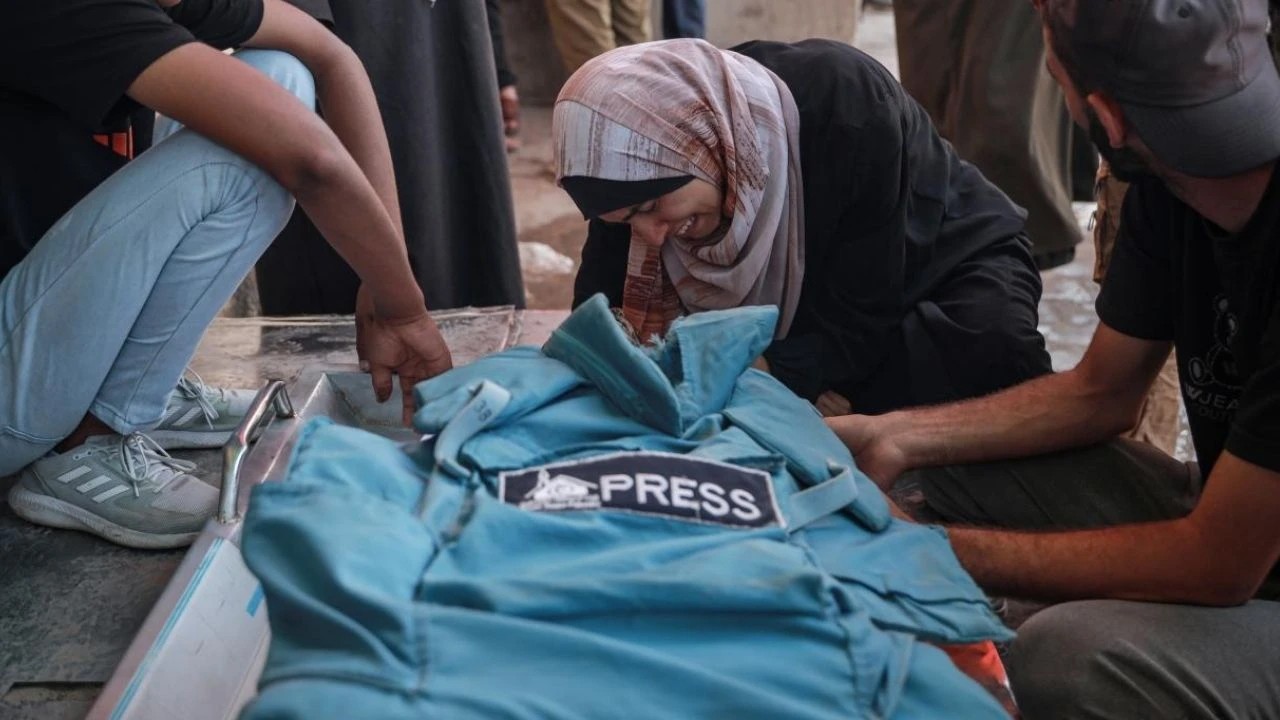 Gazze'de bir gazeteci daha İsrail saldırısında öldü! Siyonist İsrail yine basını hedef aldı