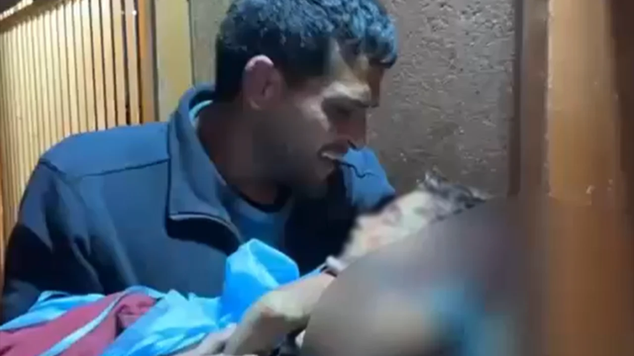 Gazze'de bombardımanda bina çöktü çocuklar öldü!