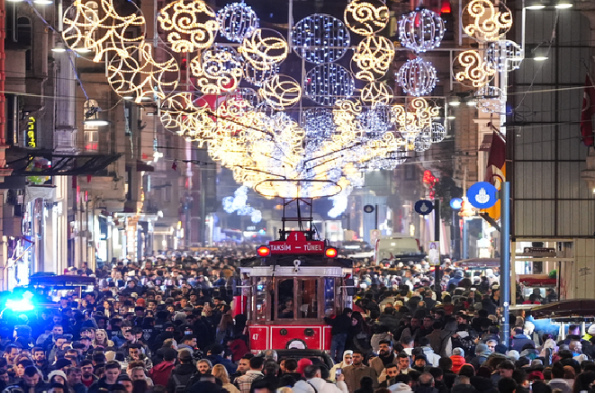"Gazze'de Çocuklar Ölürken Kutlayamam!" Hristiyan Gencin Noel Cevabı Türkiye'yi Salladı: "Kutlamayı Müslümanlara Bıraktık, Onlar Daha Meraklı!"