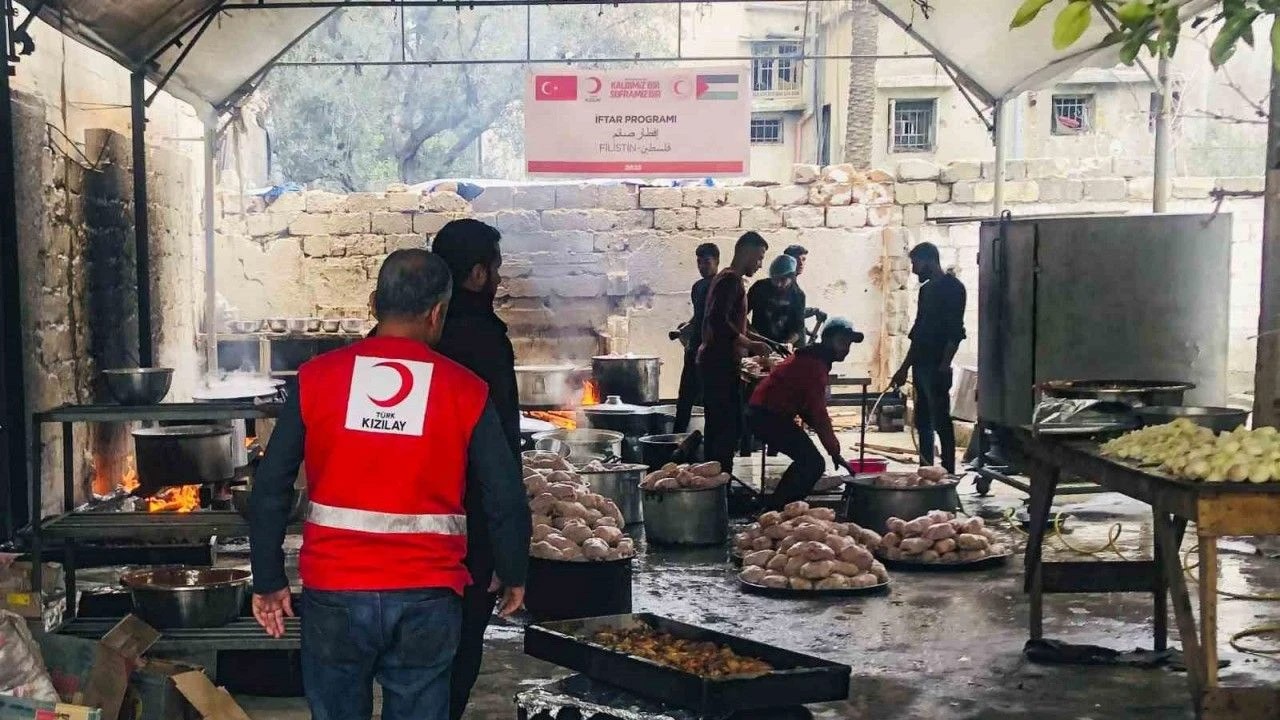 Gazze’de her gün 61 bin kişiye iftar