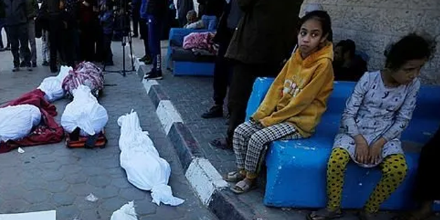 Gazze'de insanlık yerin dibine battı! Eşleri ve çocuklarının önünde kurşuna dizdiler!