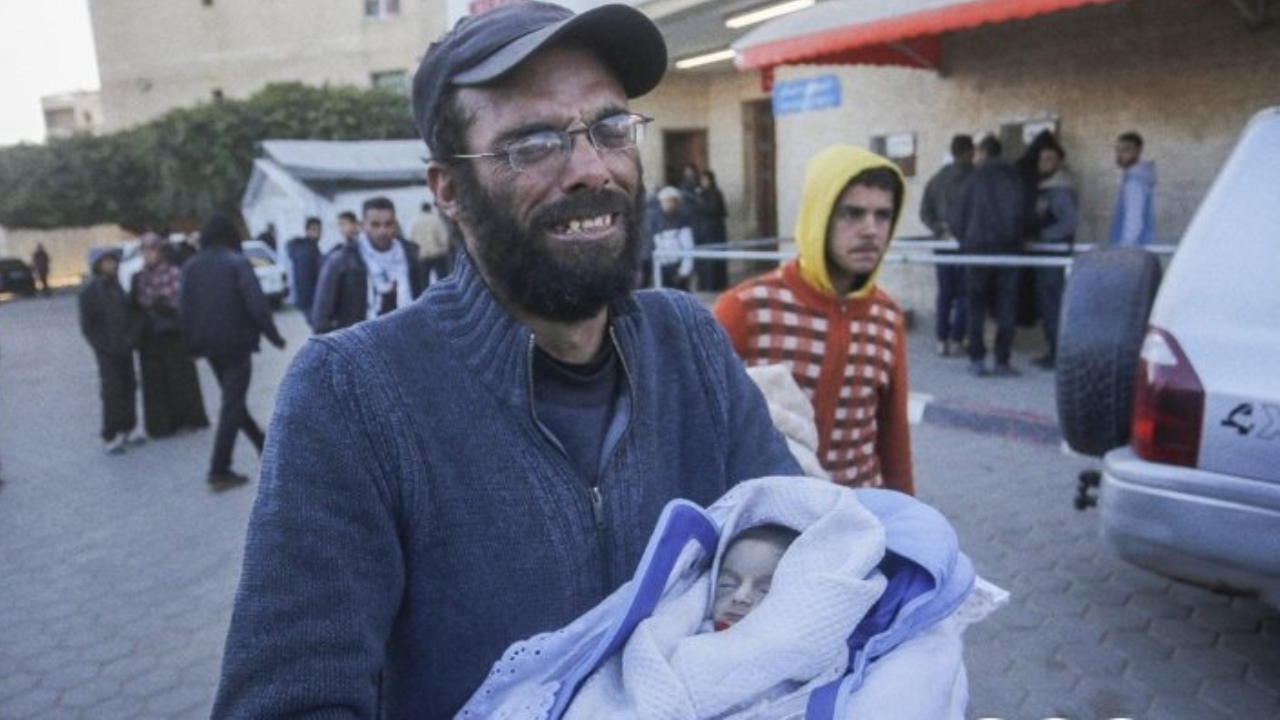 Gazze'de şiddetli soğuklar ve açlık sebebiyle 6 bebek daha öldü!