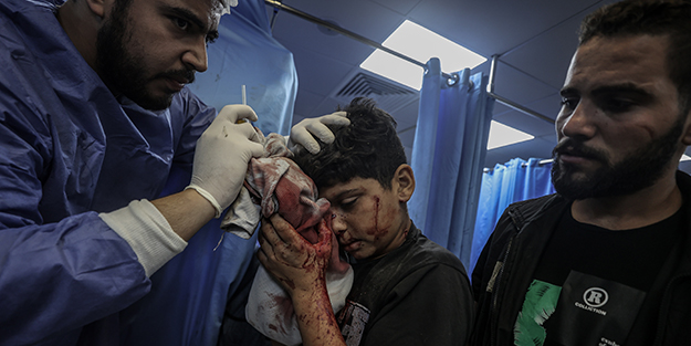 Gazze'de sivil katliamı yapan İsrail sağlıkçıları öldürüyor!