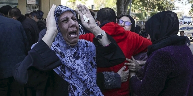 Gazze'de siyonist İsrail bebekleri doğarken katlediyor! Katiller ordusu ölülere bile huzur vermiyor