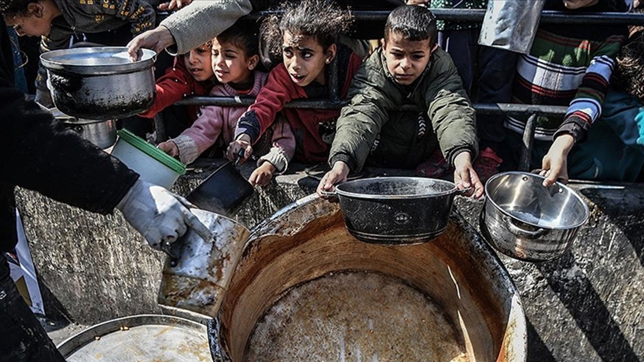 Gazze’de son 24 saatte 7 kişi açlıktan şehit oldu