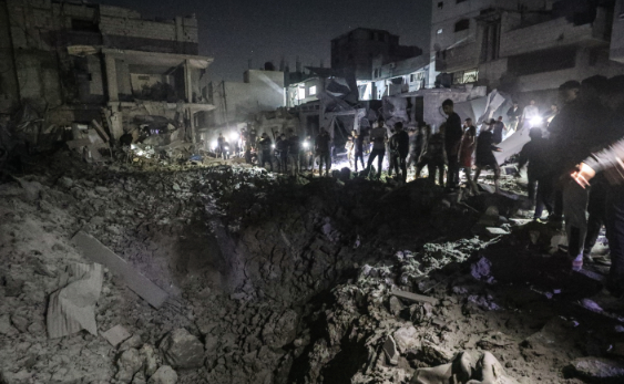 Gazze’de vahşet bitmiyor: Katil İsrail iki binayı bombaladı