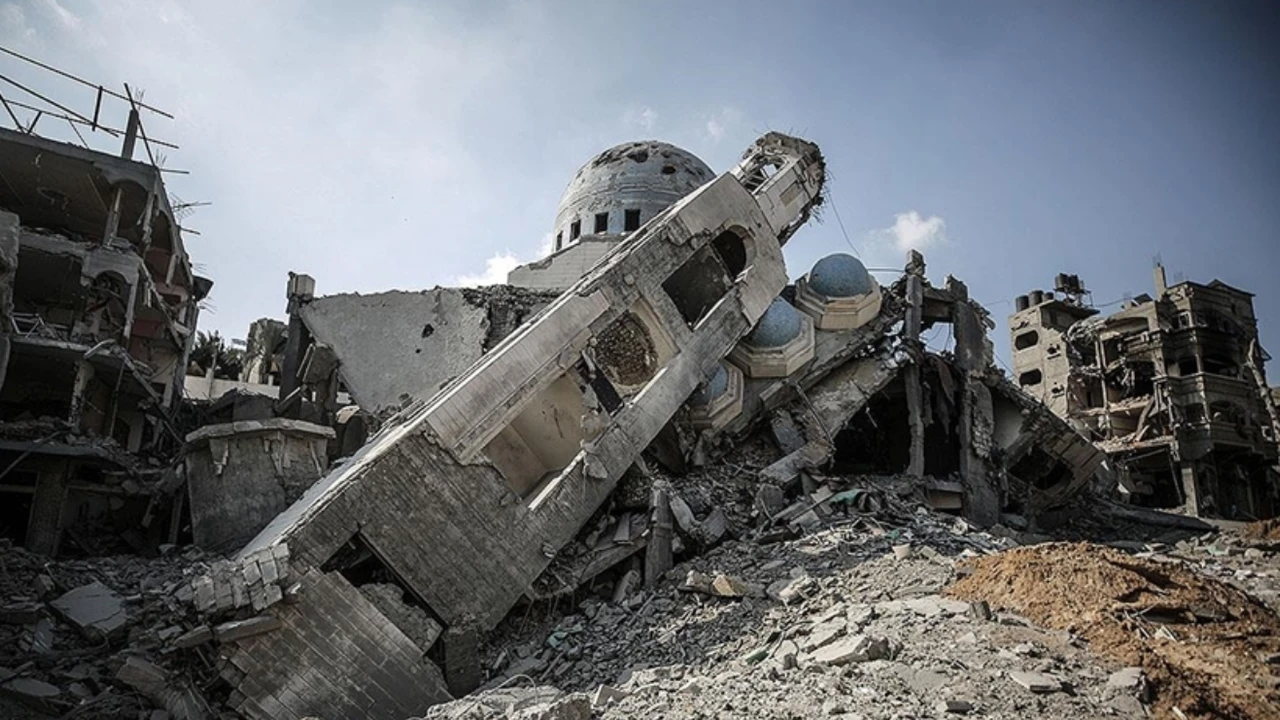 "Gazze'deki enkazın kaldırılması mevcut hızla 7 yıl sürecek"