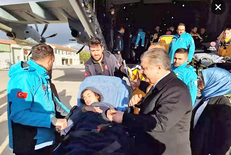 Gazze'den 61 hasta daha Ankara'ya getirildi: Kimsenin kılını kıpırdatmadığı günlerden geçiyoruz