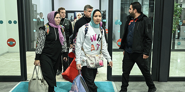 Gazze'den tahliye edilen Türk vatandaşları İstanbul'a geldi