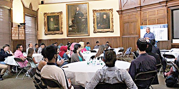 Filistinliler katledilirken Hahambaşıyla iftar!