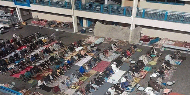 Gazzeli Müslümanların teslimiyeti hayran bıraktı!