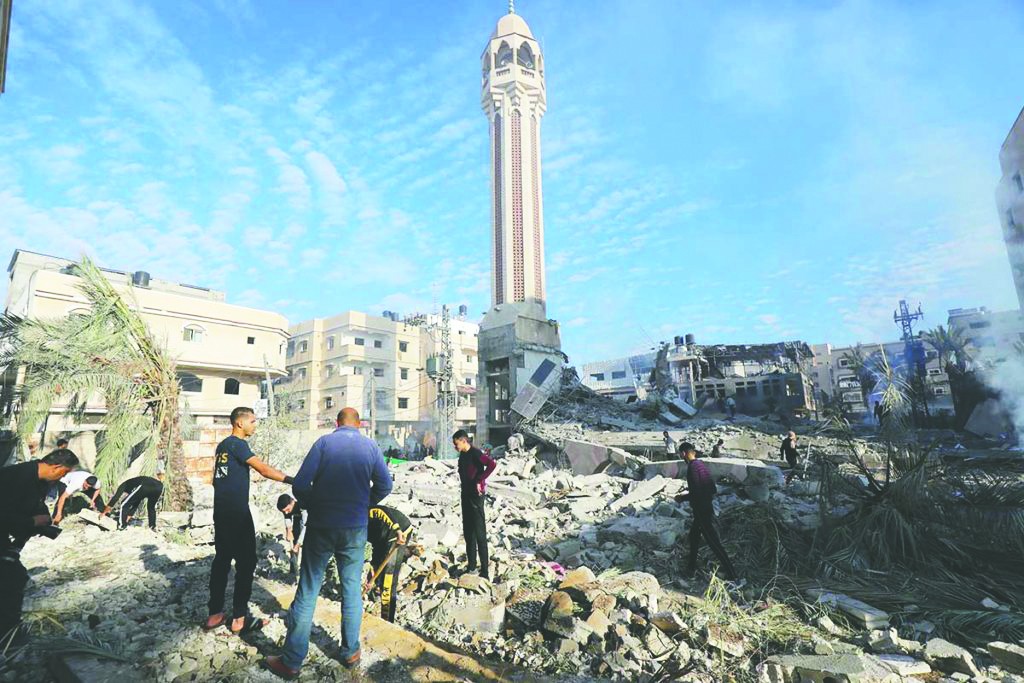 Gazzeliler ezan sesine hasret