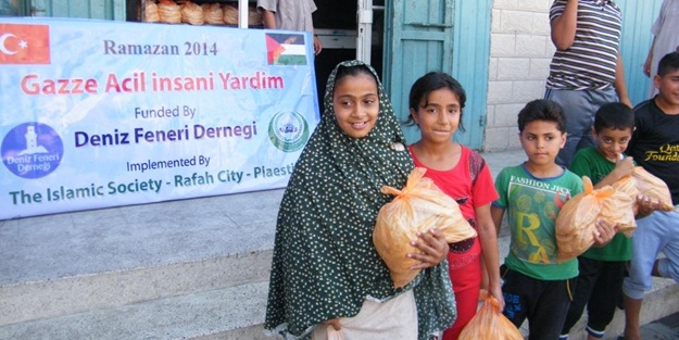 Gazze'ye bir ayda 1 milyon ekmek yardımı