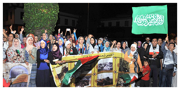 Gazze’ye destek Katil’e protesto