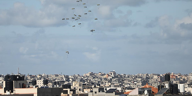 Gazze'ye havadan yardım sırasında bir kaza daha!