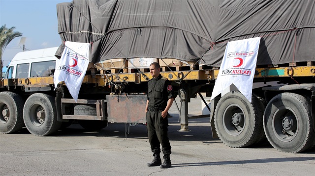 Gazze'ye ilk yardım gemisi ulaştı