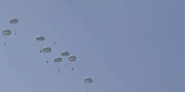 Gazze'ye insani yardım Ürdün'den... Havadan görüntülendi! Destek için hava üslerini harekete geçirdiler