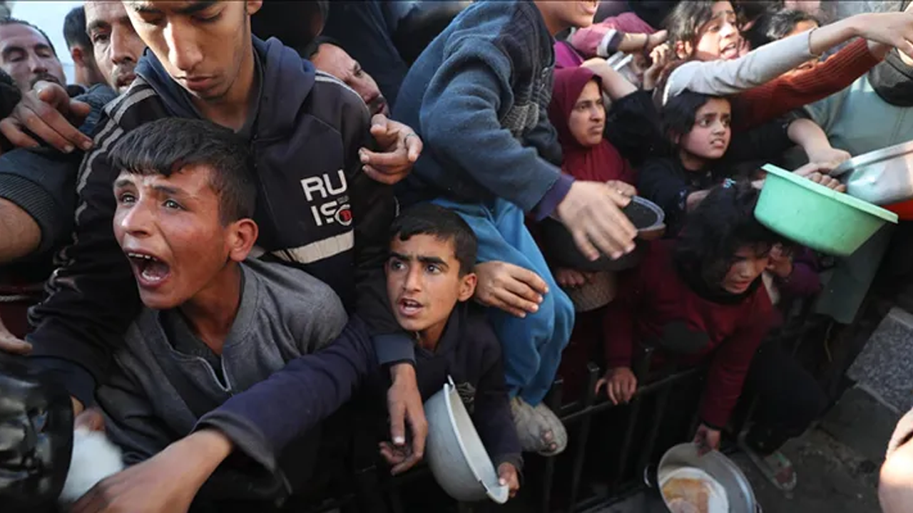 Gazze'ye üç haftadan uzun bir süredir insani yardım girmedi