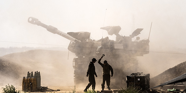 Gazze'yi kan gölüne çeviren İsrail Refah'ı bombalıyor!