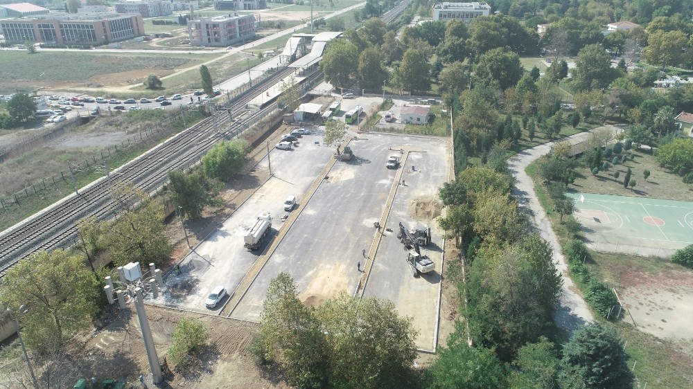 Gebze Fatih Tren İstasyonuna 150 araçlık otopark inşa ediliyor 