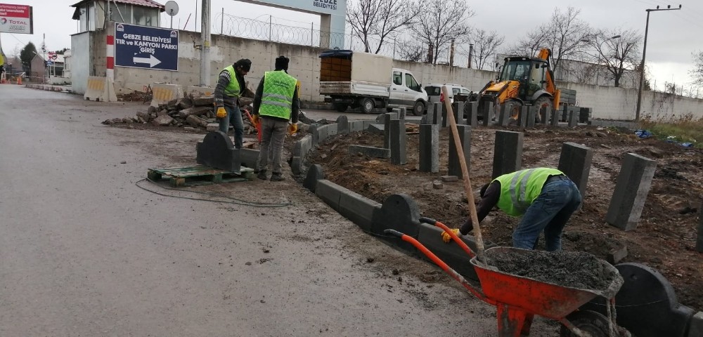 Gebze’de yol yapım çalışmaları sürüyor işleri 