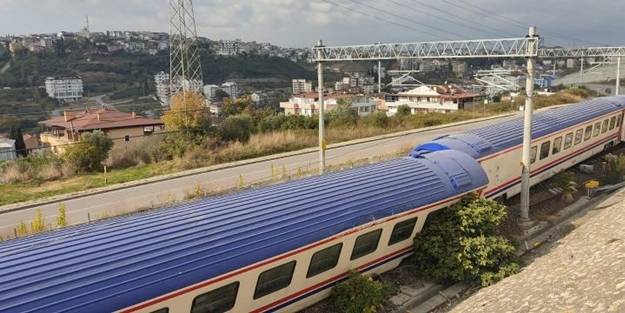 Gebze'de yolcu treni raydan çıktı!