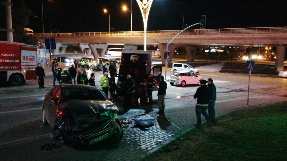 Gebze’de zincirleme trafik kazası: 3 yaralı 