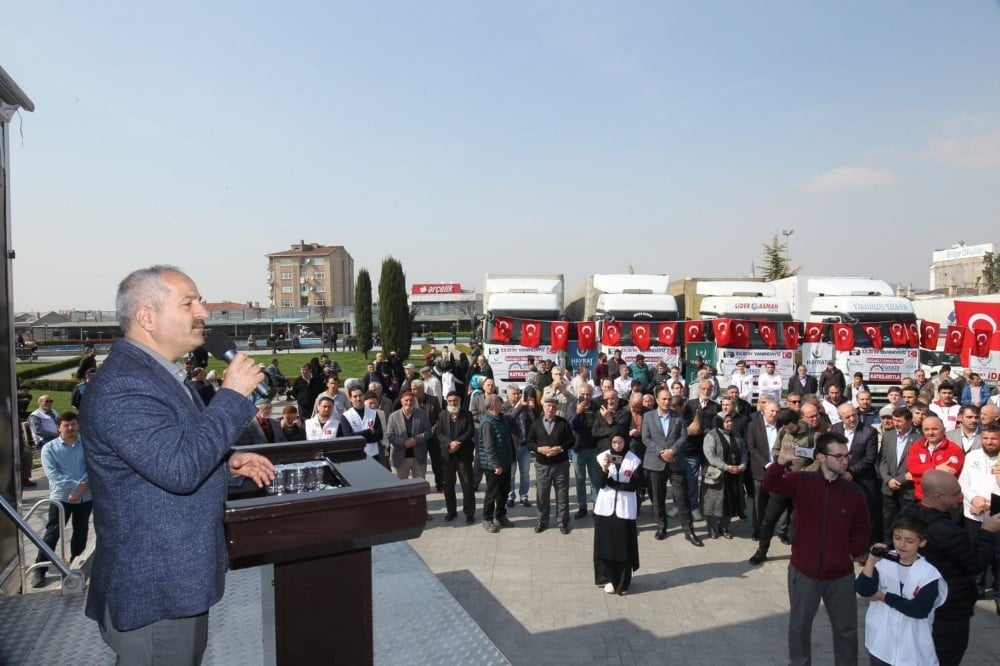 Gebze’den İdlib’e 10 TIR dolusu yardım malzemesi gönderildi 