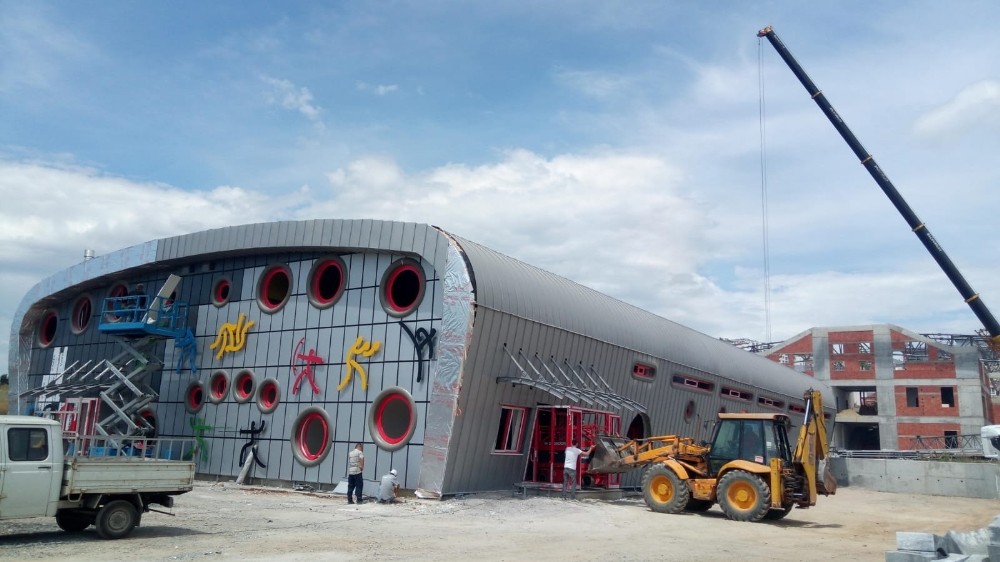 Gebze’nin spor kompleksinde çalışmalar devam ediyor 