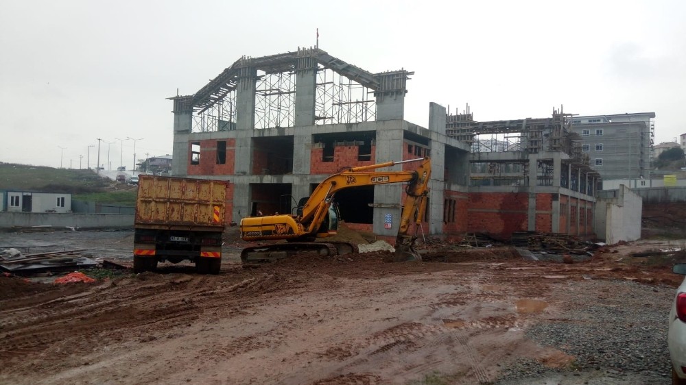 Gebze’nin yeni spor kompleksinde çalışmalar sürüyor 
