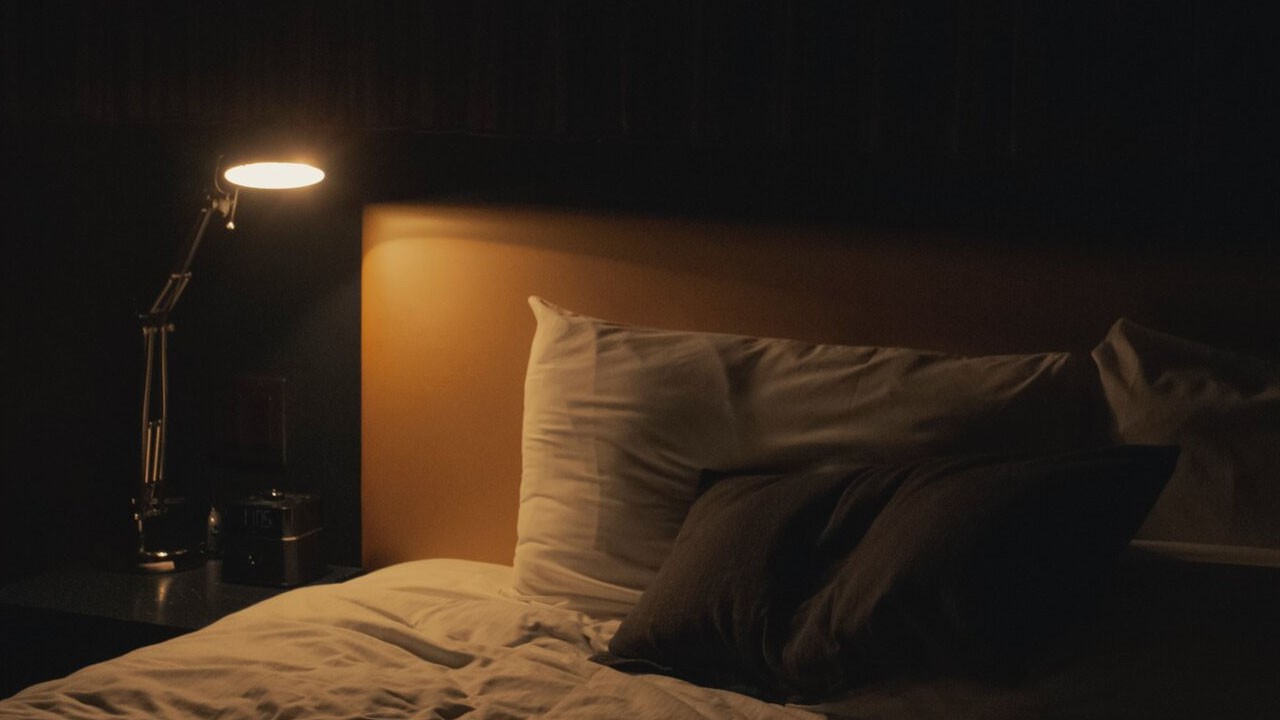 Gece uyumadan telefona bakanlar sakın bunu yapmayın! Sonu bu oluyor