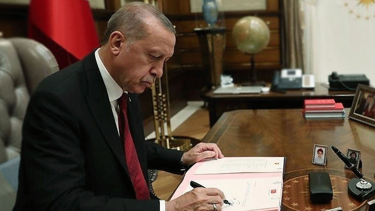 Gece yarısı Erdoğan'dan kritik imza! O isim görevden alındı
