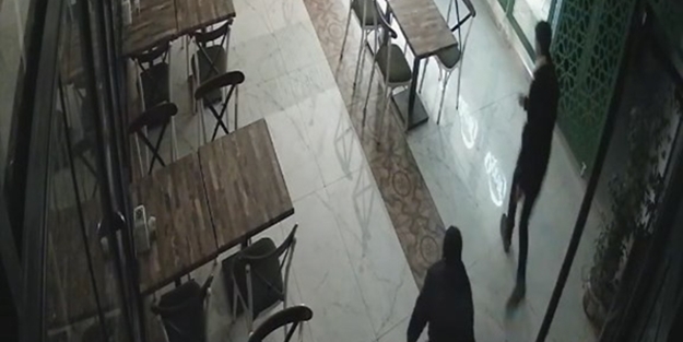 Gece yarısı peş peşe 3 dükkanı soydular