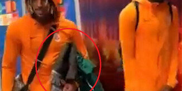 Geçen yıl Müslüman olmuştu: Galatasaraylı futbolcu seccadesiyle geziyor!