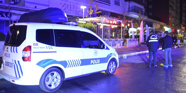 Gecenin sessizliği silah sesleriyle bozuldu! İş yeri sahibi ve arkadaşına kurşun yağdırdılar