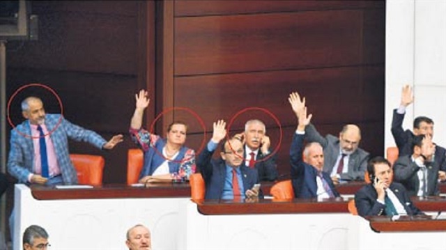 Geceye damga vuran kare
