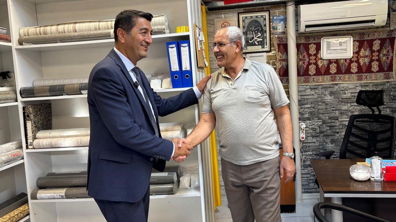 Geçici Çarşı’da esnafı tek tek dinledi! Mahmut Boyraz’dan destek sözü
