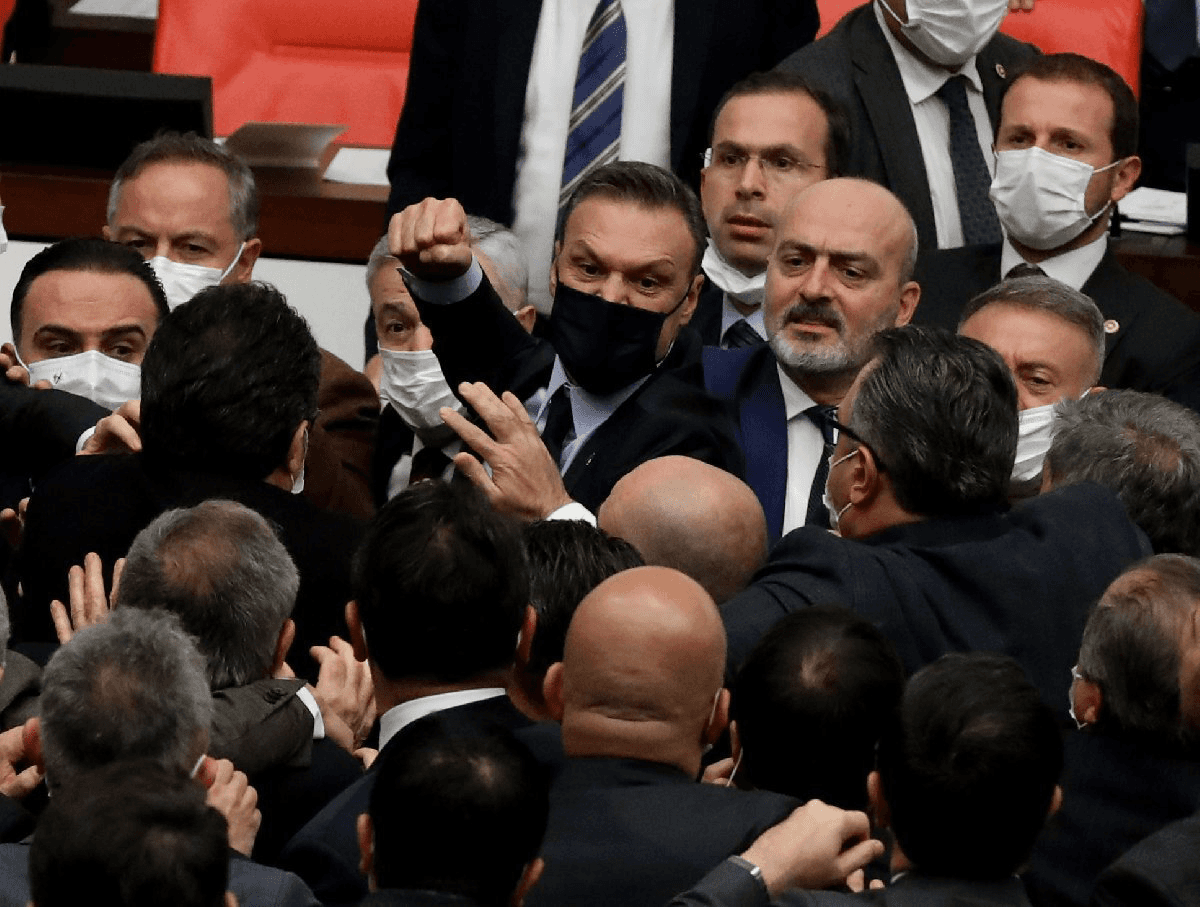 Geçmişte forvetlerin korkulu rüyasıydı, şimdi muhalefetin
