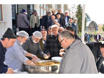 Gediz Belediyesi 1970 depreminde ölenler için mevlit okuttu