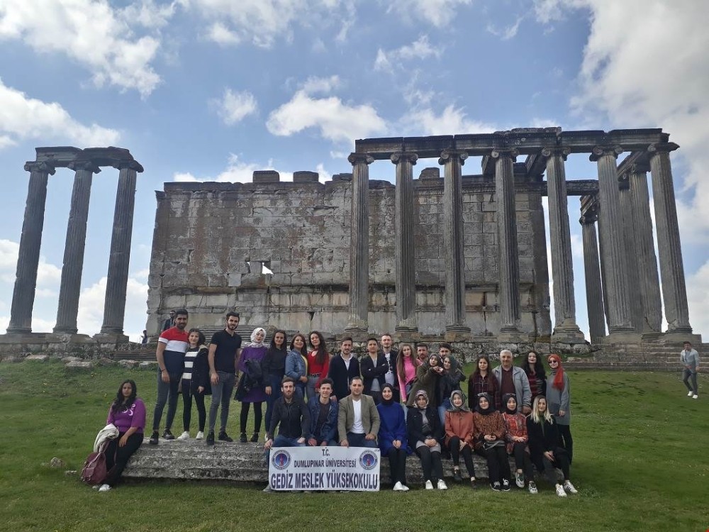 Gediz MYO öğrencileri Aizanoi’de 