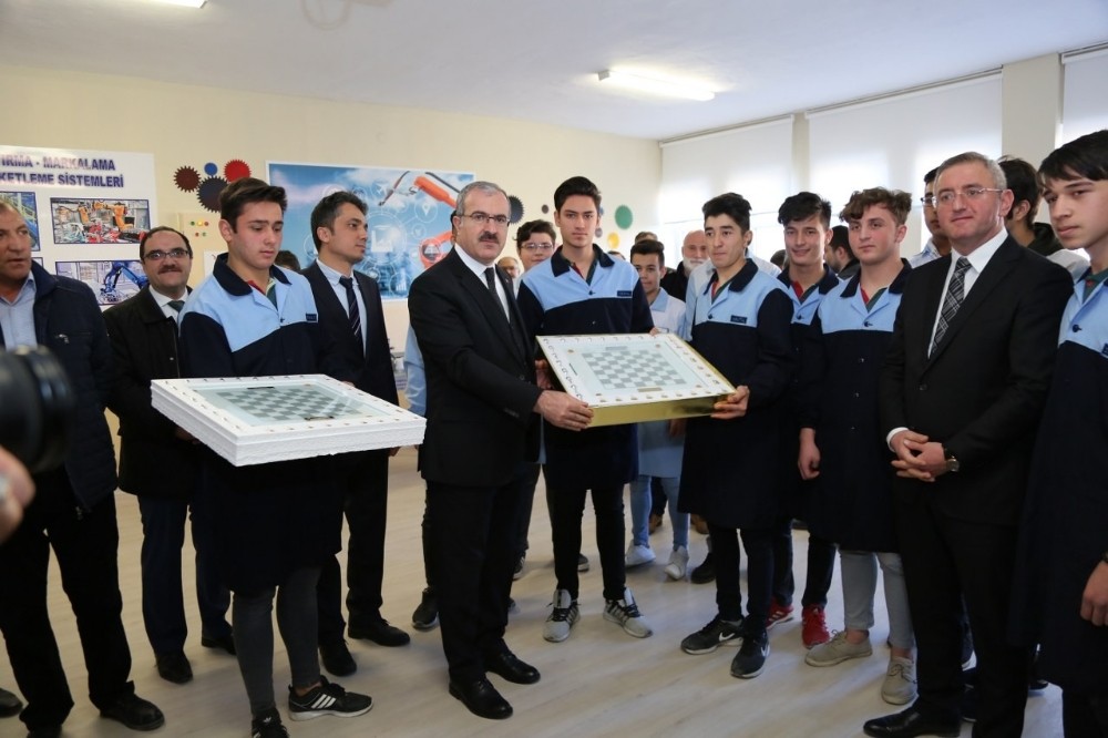 Gediz Yunus Emre MTAL’de Otomasyon Atölyesi açıldı 