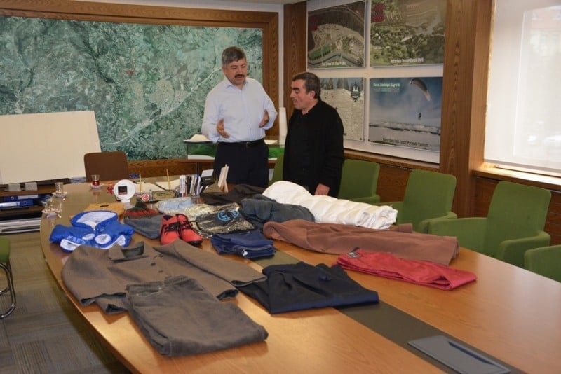 Gediz’de giysi kumbaraları yüz güldürecek 