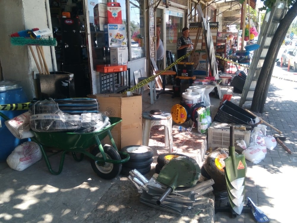 Gediz’de satırlı kavga: 3 yaralı 