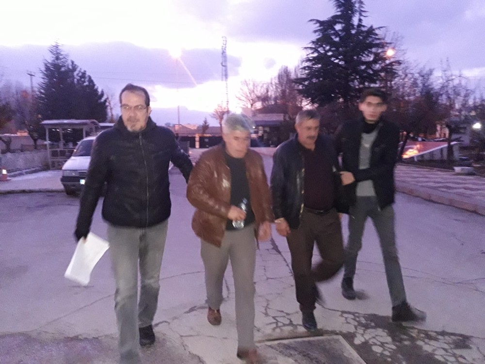 Gediz’de tırnakçılar suçüstü yakalandı 
