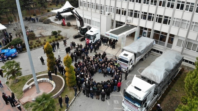 Gediz’den yardım tırları dualarla uğurlandı 