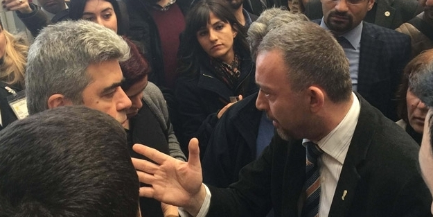 Gel 212’ye, gör: avukatlara nasıl dokunuyorlar!