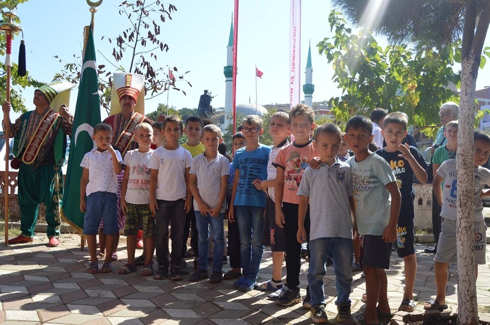 Geleceğin balıkçıları babalarının yanında yetişiyor 