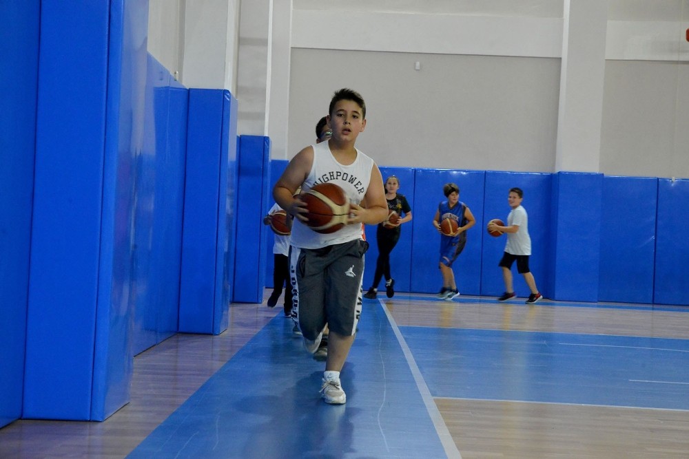 Geleceğin basketbolcuları Tepebaşı’nda yetişiyor 
